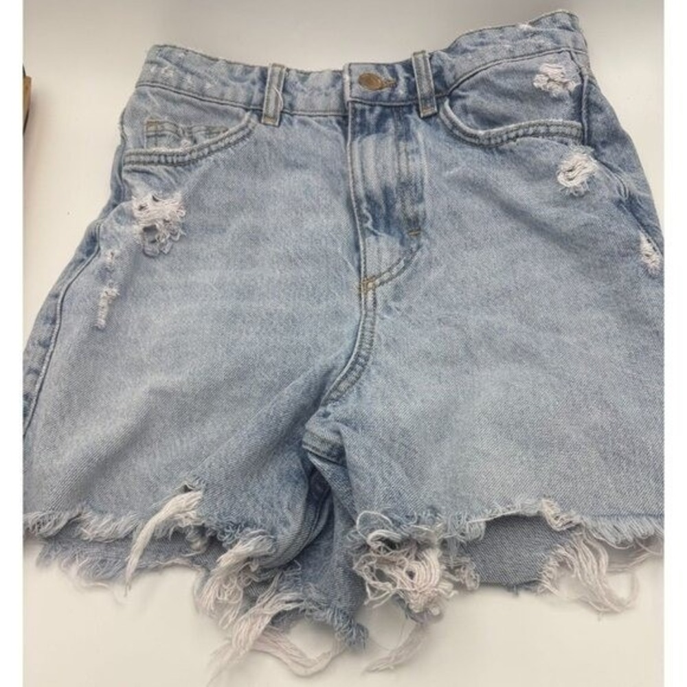 Zara Distressed High-Waisted Light Blue Denim Shorts With Frayed Hem Size 24